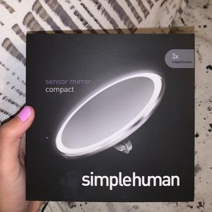 Simple human compact mirror